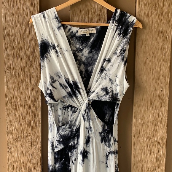 Parisian Tie Dye Cutout Maxi Sleeveless Dress - Picture 6 of 14